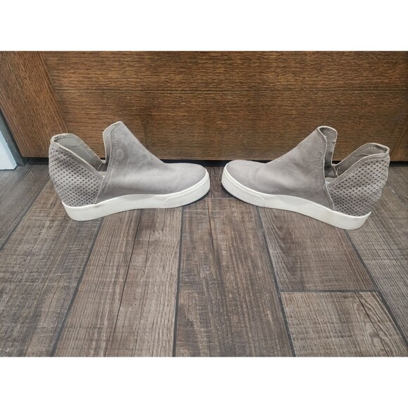 STEVE MADDEN Grey SUEDE HIGH TOP WEDGE SLIP ON SNEAKERS WOMEN'S 5.5M - Picture 2 of 7